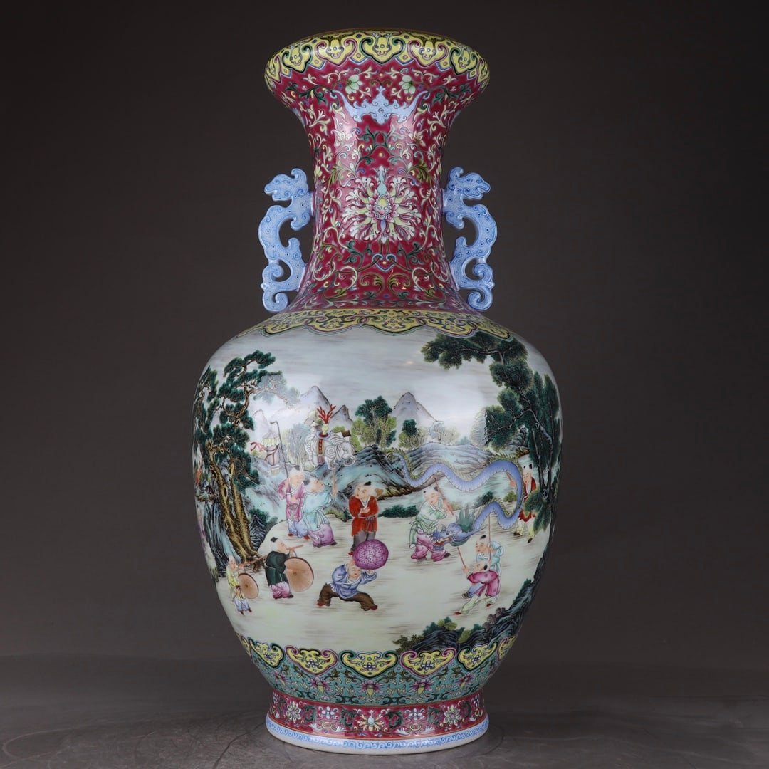 A pastel Tongjing Baizi Spring dragon amphora made in the Qianlong period of the Qing Dynasty: Qing Dynasty Qianlong year pastel Tongjing Baizi troubled spring dragon amphora Size:H:64.5cm Belly D:35.5cm (The Dimensions Of All Batches Are Manually Measured.If You Need More Detailed Information,