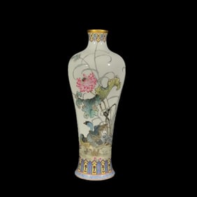 A plum vase with enamel lotus flowers and birds made in the Qianlong period of the Qing Dynasty