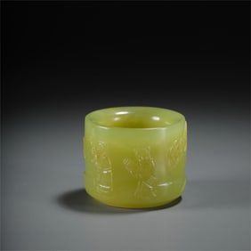 A beautiful Hetian topaz finger