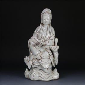 A Boji fisherman in the early Qing Dynasty and the Republic of China Dehua white porcelain Guanyin