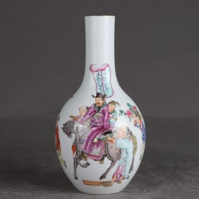 A pastel character story poetry bottle made in the Qianlong period of the Qing Dynasty