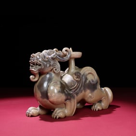 A Han Dynasty Manqin Tianlu ornament
