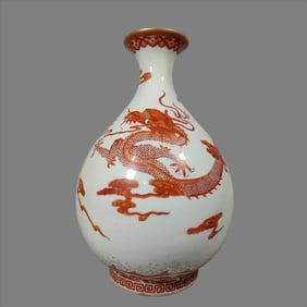 A piece of Qing Dynasty's Fan Honglong jade pot spring