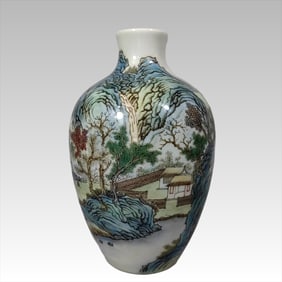 A landscape vial of the Qing Dynasty