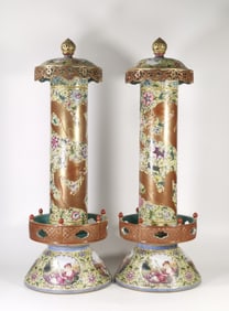 A piece of enamel made in the Yongzheng year of the Qing Dynasty, painted with dragons and windows