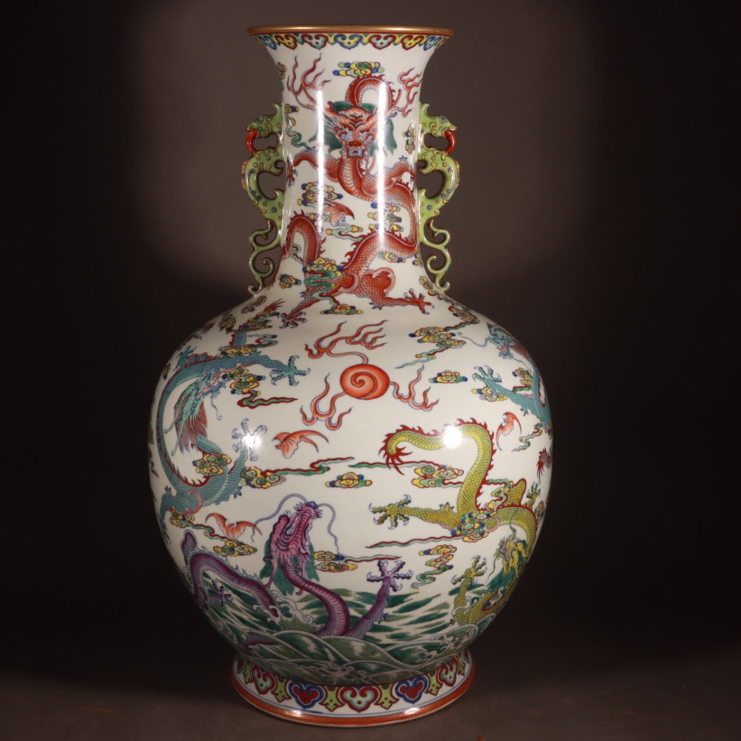 A blue and white Doucai seawater Yunfu nine-dragon pattern amphora bottle from Qianlong in the Qing: Qing Qianlong's blue and white Doucai seawater Yunfu nine-dragon pattern amphorae Size:H:67.5cm Mouth D:20cm Belly D:43cm Bottom D:26.5cm (The Dimensions Of All Batches Are Manually Measured.If You Ne