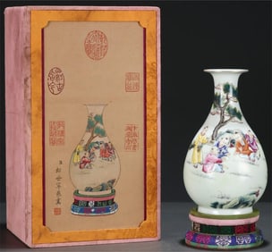 A pastel baby play picture made in the Yongzheng year of the Qing Dynasty, poetry and poetry with