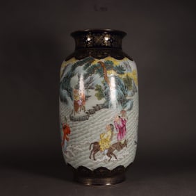 A pastel shepherd's purse blue gold-painted Eight Immortals winter melon bottle made in the Qianlong
