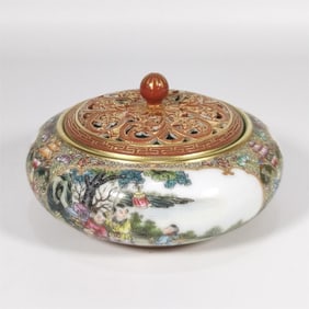 A piece of enamel made in the Qing Dynasty Guyuexuan open window boy incense burner