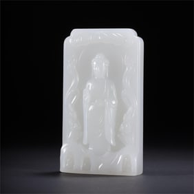 A Hetian jade Buddha amulet from the Qing Dynasty