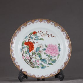A pastel peony flower pattern plate made in the Qing Dynasty Jiaqing year