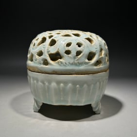A shadow celadon carved hollow aromatherapy box of the Hutian kiln in the Song Dynasty