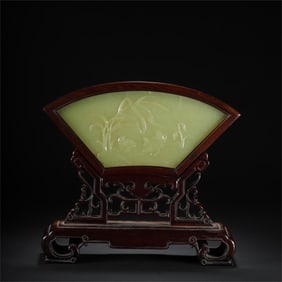 A beautiful Hetian topaz interlude to live and work in peace and contentment