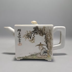A teapot of shallow colors in the late Qing Dynasty with Yu Huanwen's landscape figures