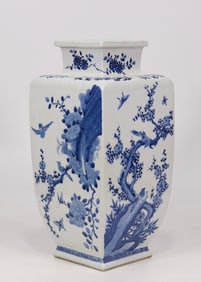 A blue and white flower bird square bottle made in the Kangxi era of the Qing Dynasty