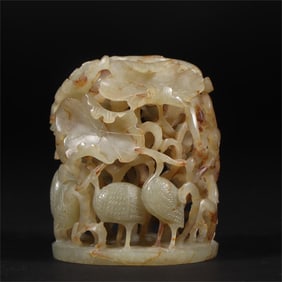 A beautiful Hetian jade cauldron