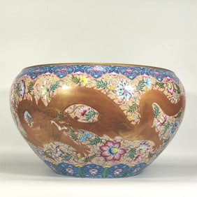 A pair of enamel anchovy flower double dragon jars made in the Qianlong period of the Qing Dynasty