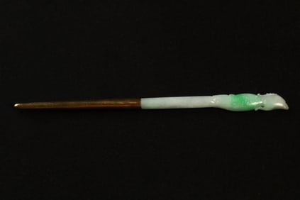 A beautiful silver-gilt inlaid old emerald phoenix hairpin