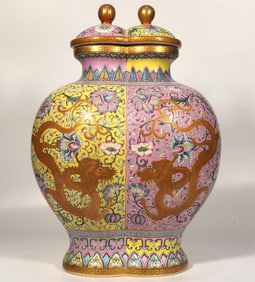 A piece of enamel colored entwined lotus flower double dragon gold-painted twin lid made in the Qing
