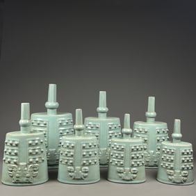 A set of Ru kiln celadon chimes