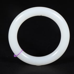 A Qing Dynasty Hetian white jade mutton fat white jade round bar bracelet