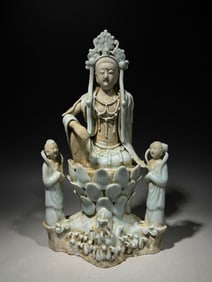 A piece of Song Dynasty Hutian kiln shadow celadon sent to Guanyin