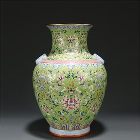 A green pastel entwined flower amphora from the Qing Dynasty