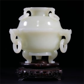 A Hetian jade furnace from the Qing Dynasty