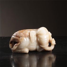 A beautiful Hetian jade elephant paper weight