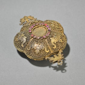 A beautiful silver-gilt five-blessing longevity sachet pendant