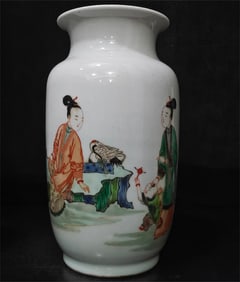 A colorful winter melon bottle made in the Kangxi era of the Qing Dynasty