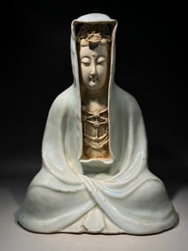 A statue of Guanyin in the Song Dynasty Hutian kiln