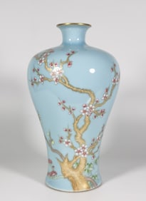 An enamel azure glaze plum blossom plum bottle made in the Qianlong period of the Qing Dynasty