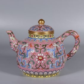 A carmine red background pastel gold-painted lotus dragon pattern pot made in the Qianlong period of