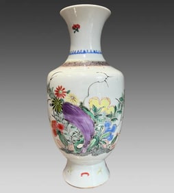 A beautiful pastel autumn chrysanthemum pattern bottle