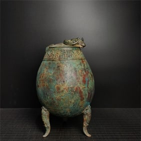 A bronze inscription watermelon cauldron from the Warring States period