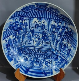 A blue and white Tongjing made in the Kangxi Dynasty of the Qing Dynasty is full of character