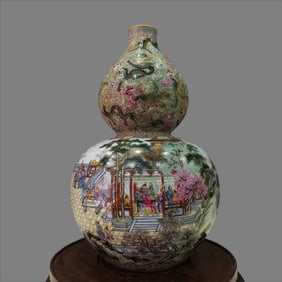 A gourd bottle of ancient Yuexuan dragon and phoenix characters made in the Qianlong era of the Qing