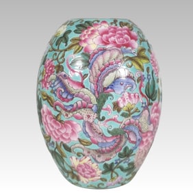 An enamel green butterfly love flower egg-shaped pen holder made in the Qianlong era of the Qing