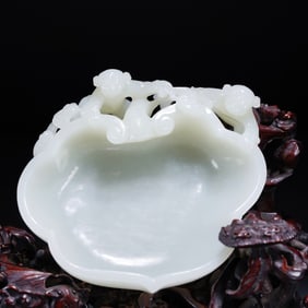 A piece of Hetian jade brush wash of the Qing Dynasty