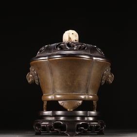A beautiful copper-tired chicken ear aroma burner