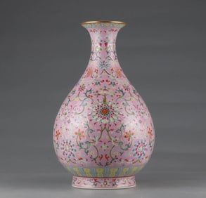 A carmine red pastel entwined lotus jade pot made in the Qianlong period of the Qing Dynasty