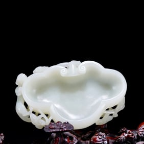 A piece of Hetian jade brush wash of the Qing Dynasty