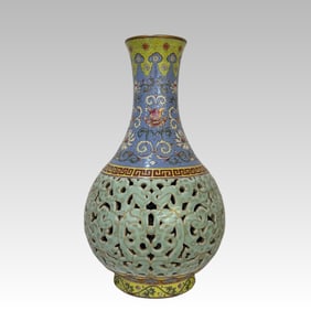 A pastel blue background hollow gold vase made in the Qianlong period of the Qing Dynasty