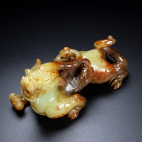 A beautiful Hetian jade beast