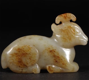 A beautiful Hetian jade deer ornament