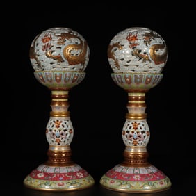 A pair of Qing Dynasty Qing Dynasty year-made pastel bean blue glaze alum red gold-painted carved
