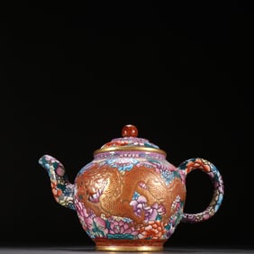 A purple sand painting enamel dragon and phoenix Chengxiang teapot of the Qing Dynasty