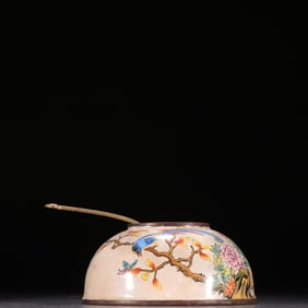 A bronze tire painting of the Qing Dynasty enamel flower and bird pattern water bowl