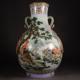 A proud amphora of the Qianlong era